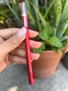 Estee Lauder Red Lip Liner Pencil